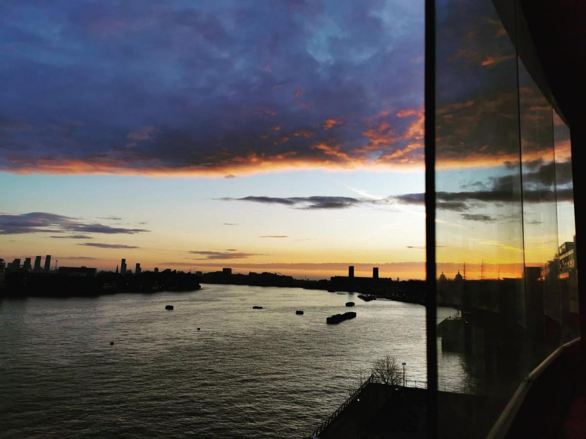 Homestay Room With Stunning Thames River View Лондон Екстер'єр фото