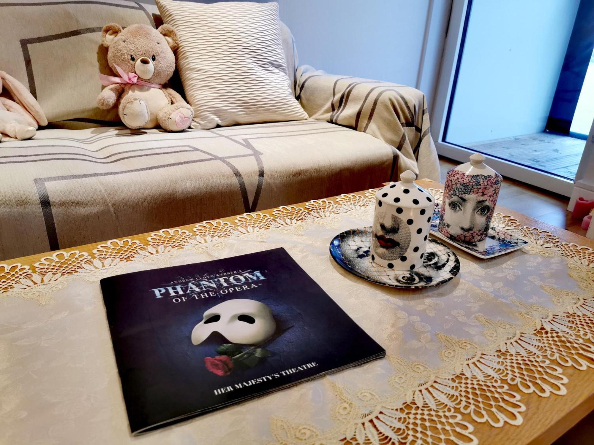Homestay Room With Stunning Thames River View Лондон Екстер'єр фото