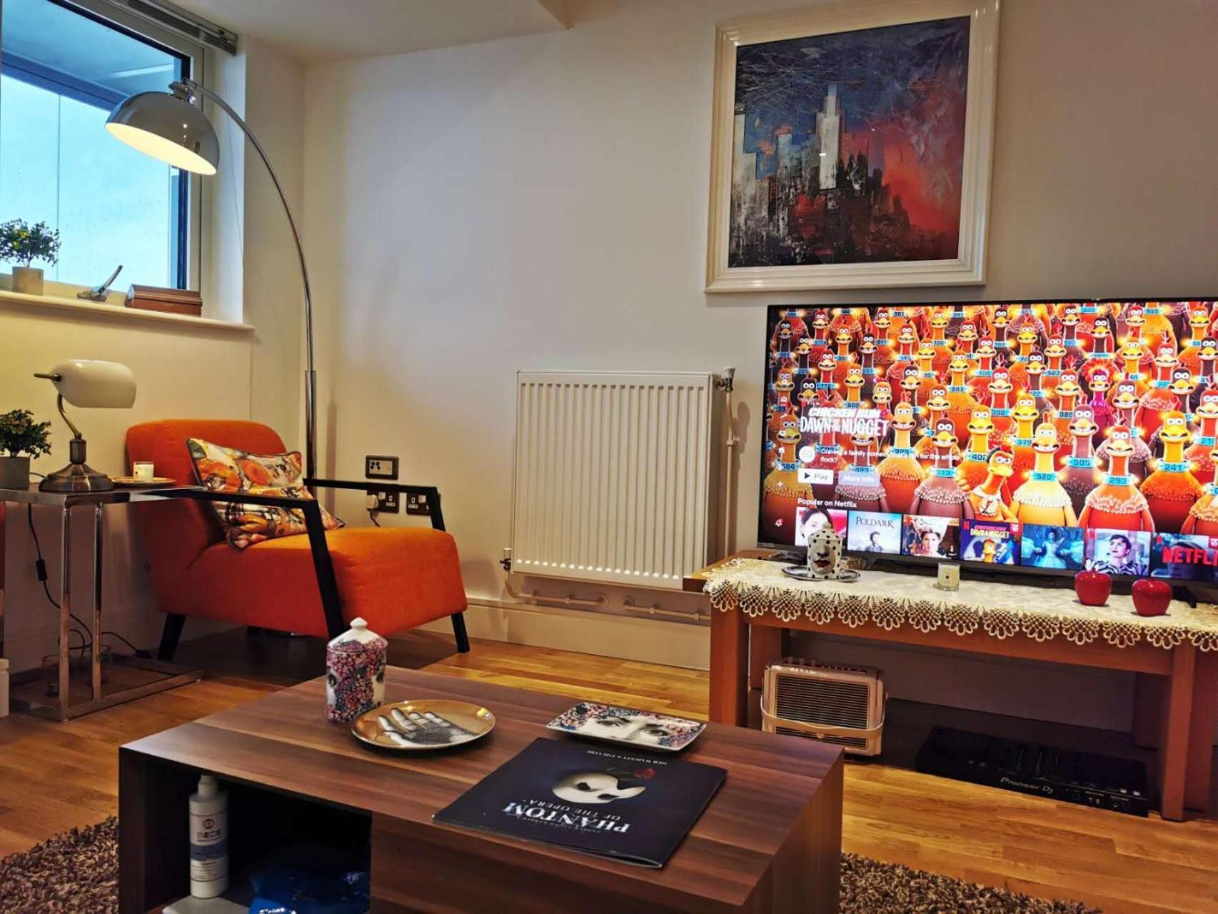 Homestay Room With Stunning Thames River View Лондон Екстер'єр фото